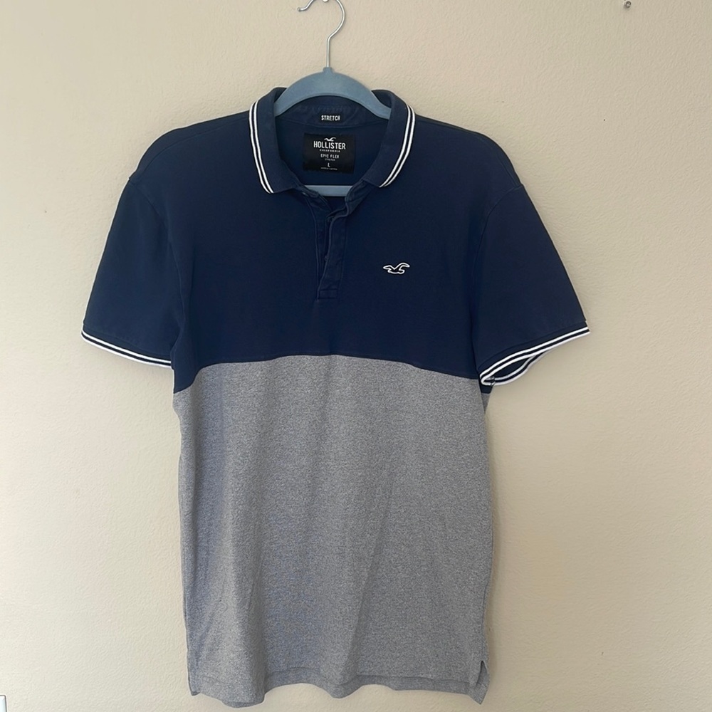 Hollister Gray and Blue Polo (Buttoned-Up Top) (Stretch)